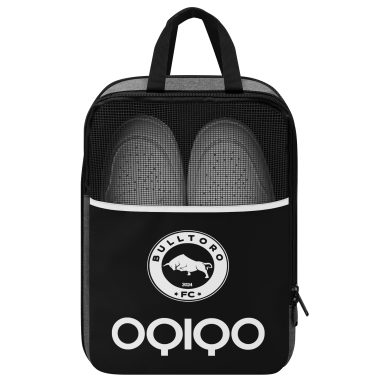 Mochila negra con diseño de logo y compartimento para zapatillas.